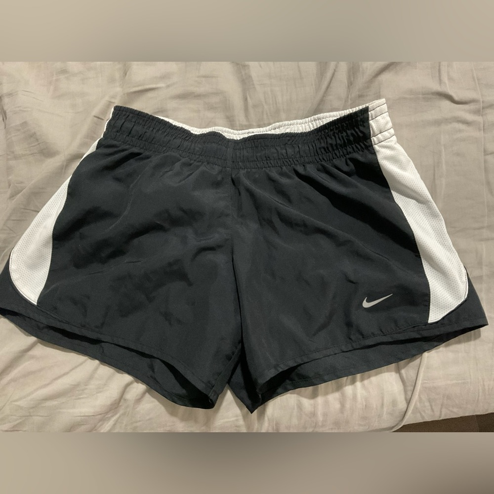 Nike running shorts, women’s S